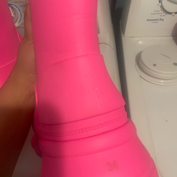 WOMEN'S CROCS™ BOOT IN BRIGHT PINK - Picture 2 of 3